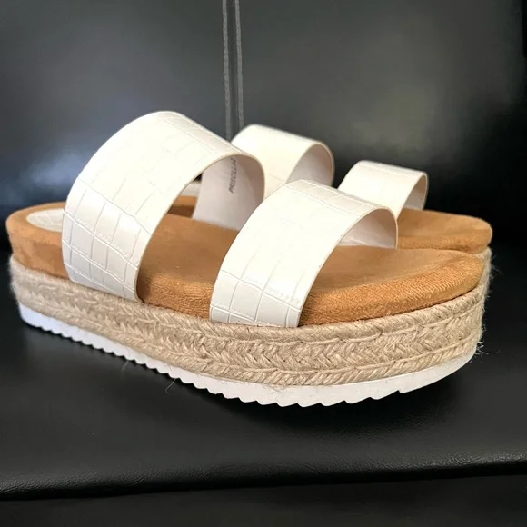 Ladies White Wedge Shoes Size 7.5 - Picture 5 of 8